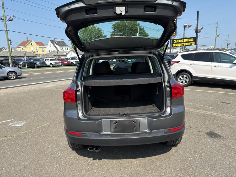 2018 Volkswagen Tiguan Limited Base - Photo 8
