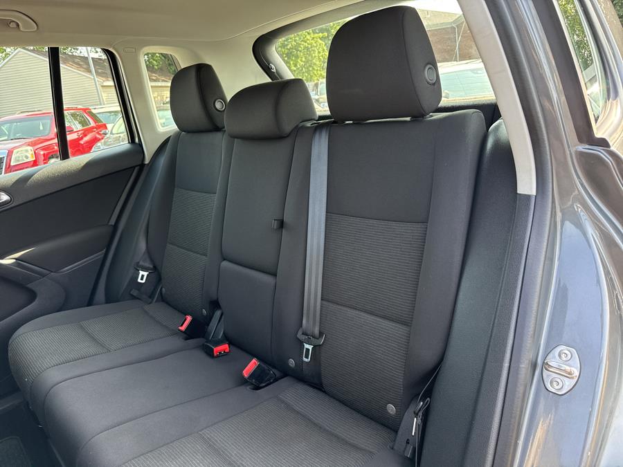 2018 Volkswagen Tiguan Limited Base - Photo 12