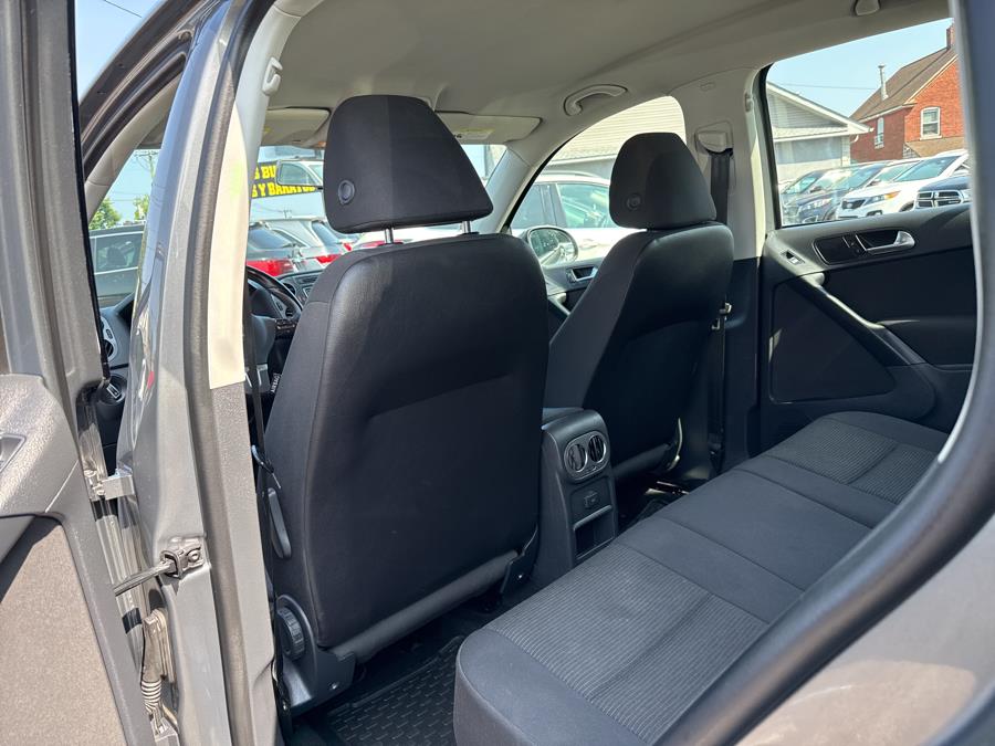 2018 Volkswagen Tiguan Limited Base - Photo 13