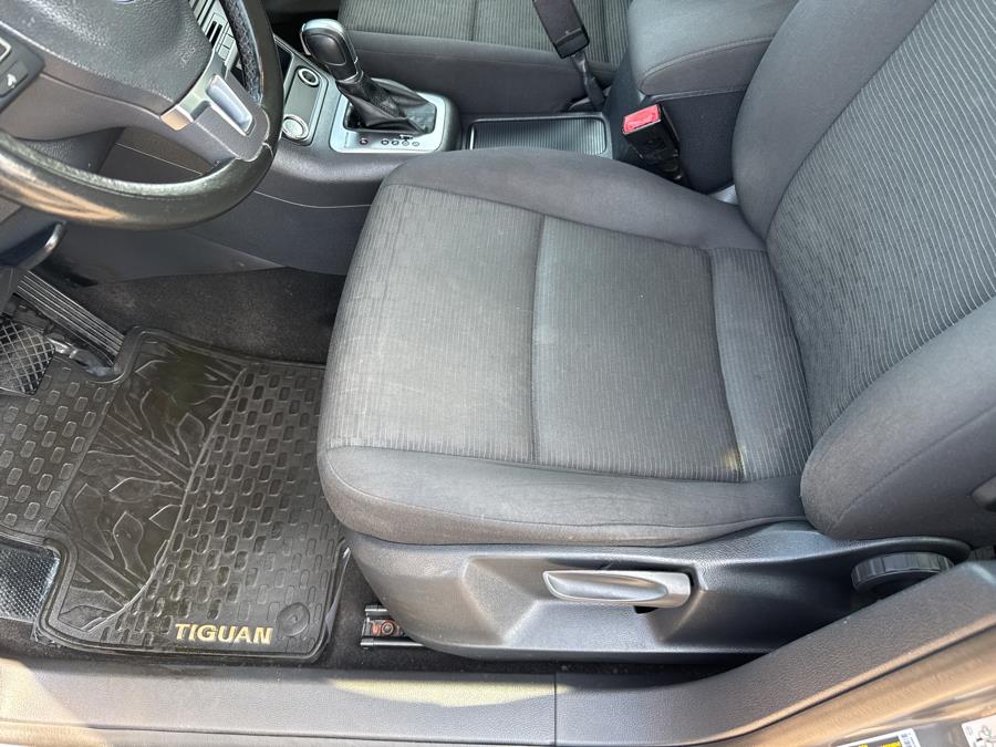 2018 Volkswagen Tiguan Limited Base - Photo 9