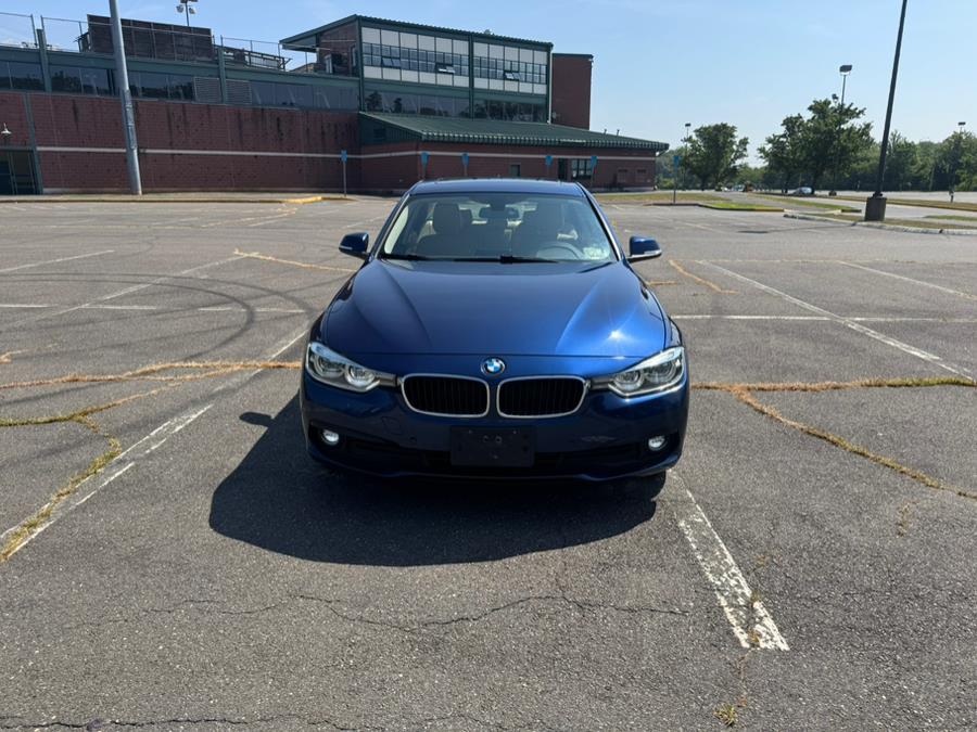 2018 BMW 3 Series 320i xDrive Sedan's photo