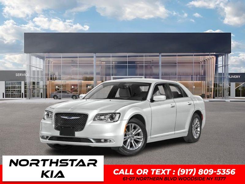 2022 Chrysler 300 Touring L AWD's photo