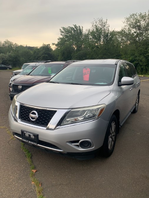Used 2014 Nissan Pathfinder in Clinton, Connecticut | M&M Motors International. Clinton, Connecticut