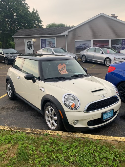 Used 2010 MINI Cooper Hardtop in Clinton, Connecticut | M&M Motors International. Clinton, Connecticut