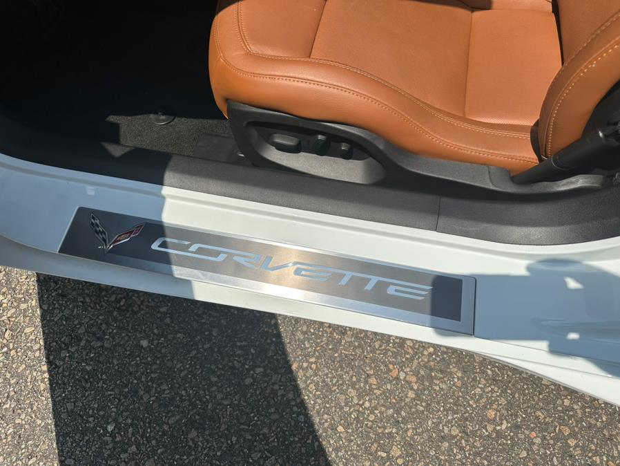 2017 Chevrolet Corvette 2LT - Photo 17