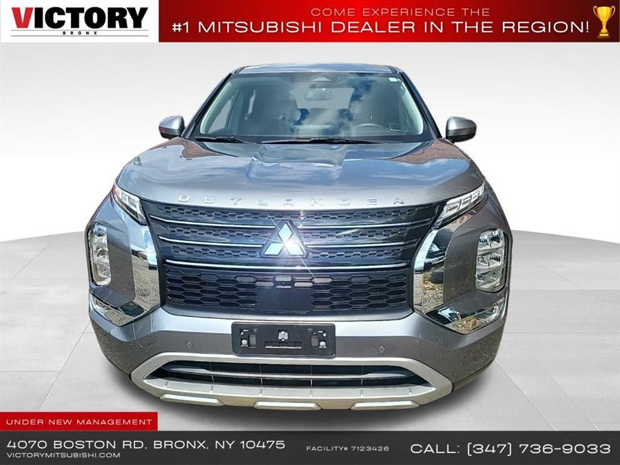 2022 Mitsubishi Outlander SE 2WD's photo