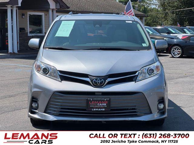 2018 Toyota Sienna XLE Premium V6 AWD 7-Passenger's photo