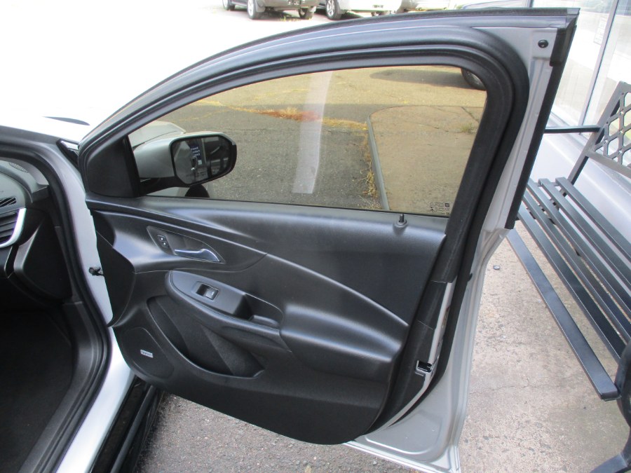 2017 Chevrolet Volt LT - Photo 12