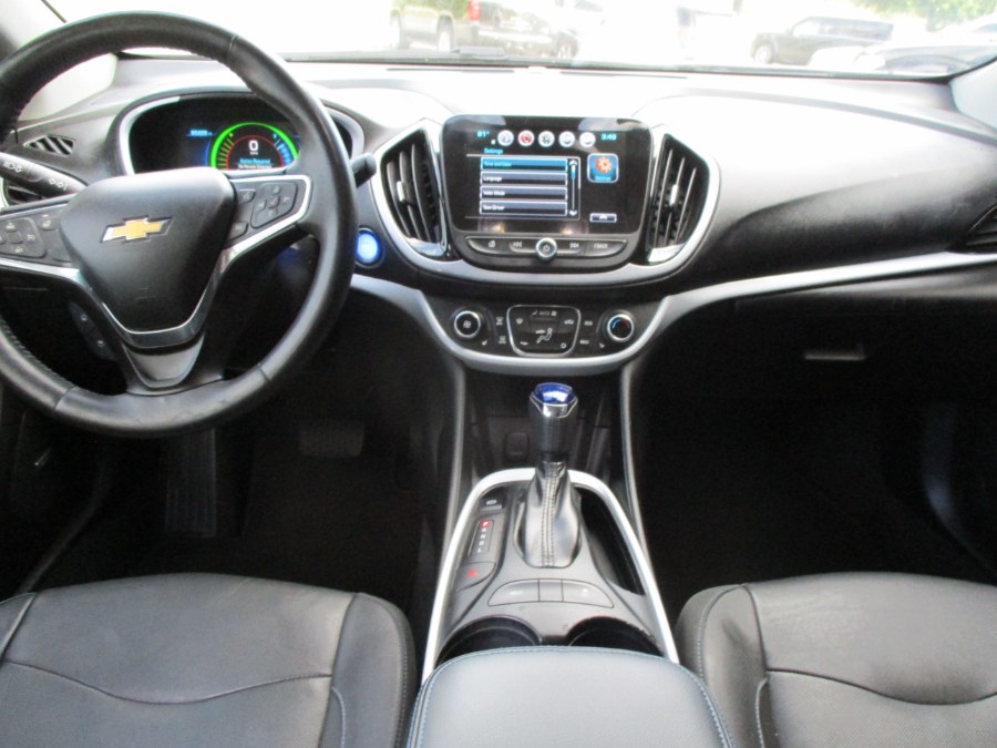 2017 Chevrolet Volt LT - Photo 16