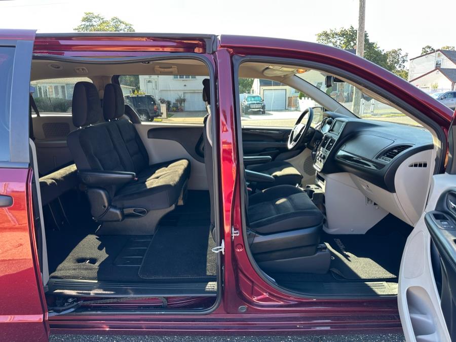 2019 Dodge Grand Caravan SE - Photo 17