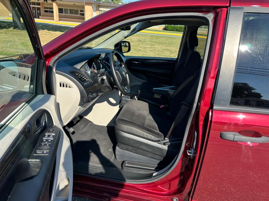 2019 Dodge Grand Caravan SE - Photo 14