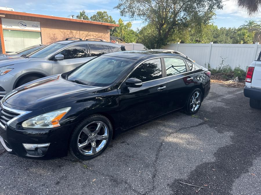 2013 Nissan Altima Sedan SV - Photo 1