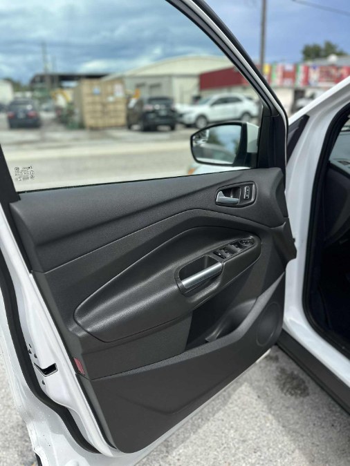 2016 Ford Escape SE - Photo 19
