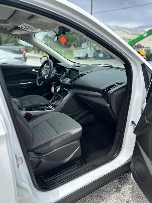 2016 Ford Escape SE - Photo 22