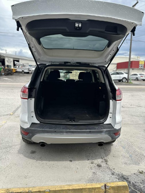 2016 Ford Escape SE - Photo 11