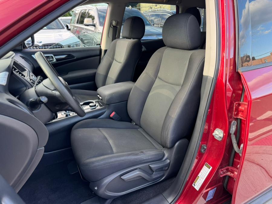 2017 Nissan Pathfinder S - Photo 10