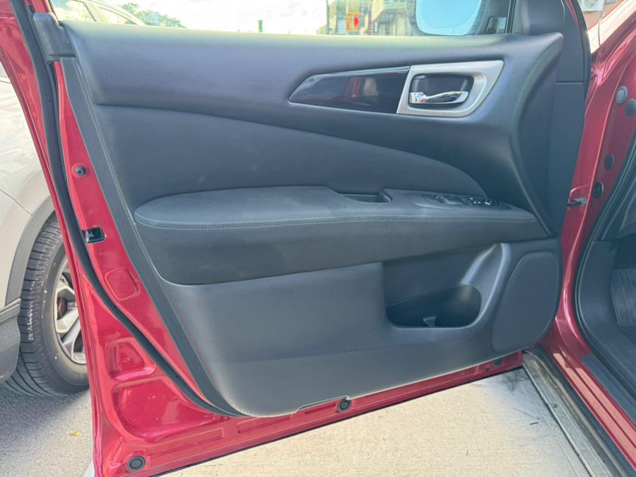 2017 Nissan Pathfinder S - Photo 8