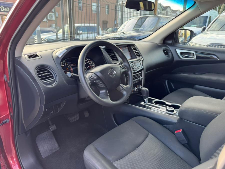 2017 Nissan Pathfinder S - Photo 9