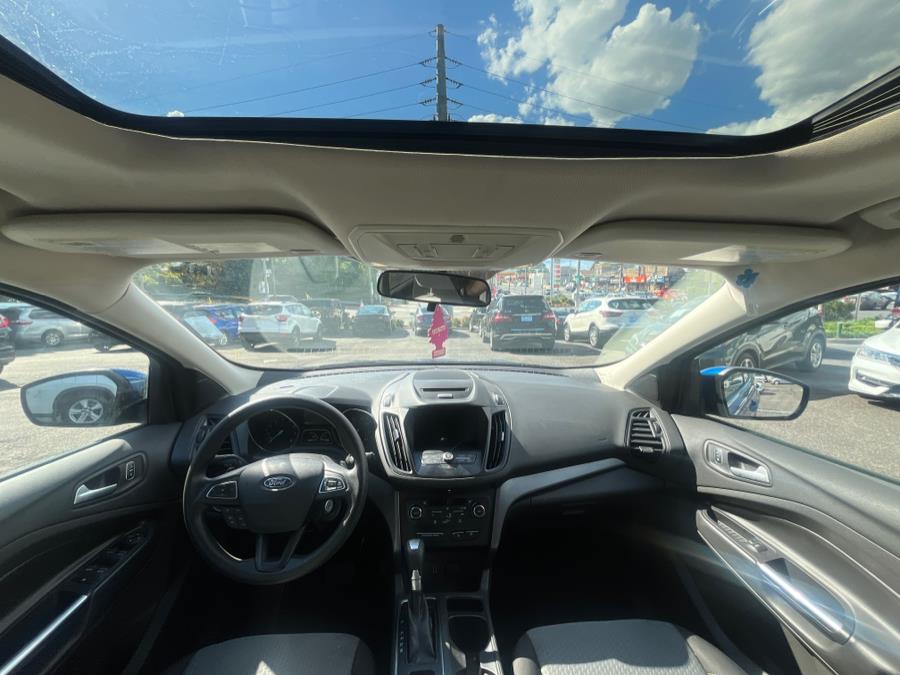 2017 Ford Escape SE - Photo 16