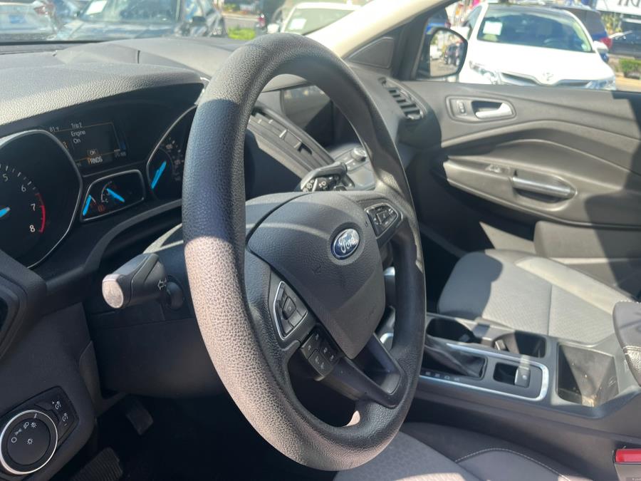 2017 Ford Escape SE - Photo 12