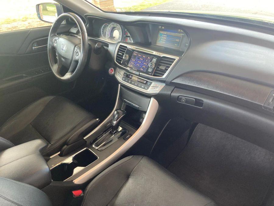 Honda Accord photo 15