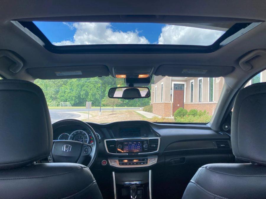 Honda Accord photo 18
