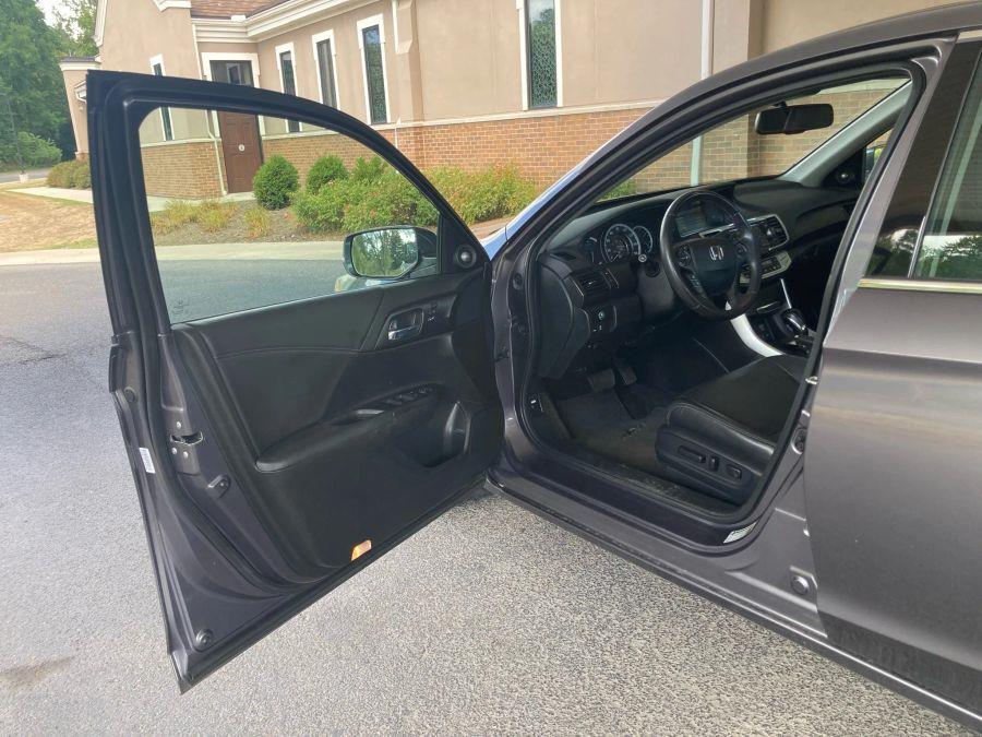 Honda Accord photo 20