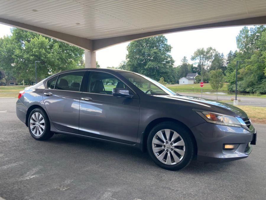 Honda Accord photo 3