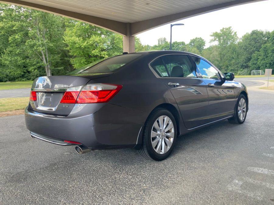 Honda Accord photo 5