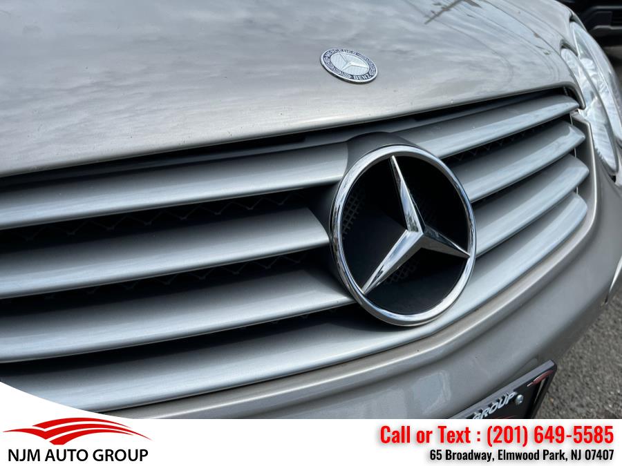 2004 Mercedes-Benz SL SL500's photo
