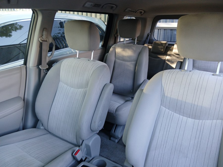 2014 Nissan Quest SV - Photo 13