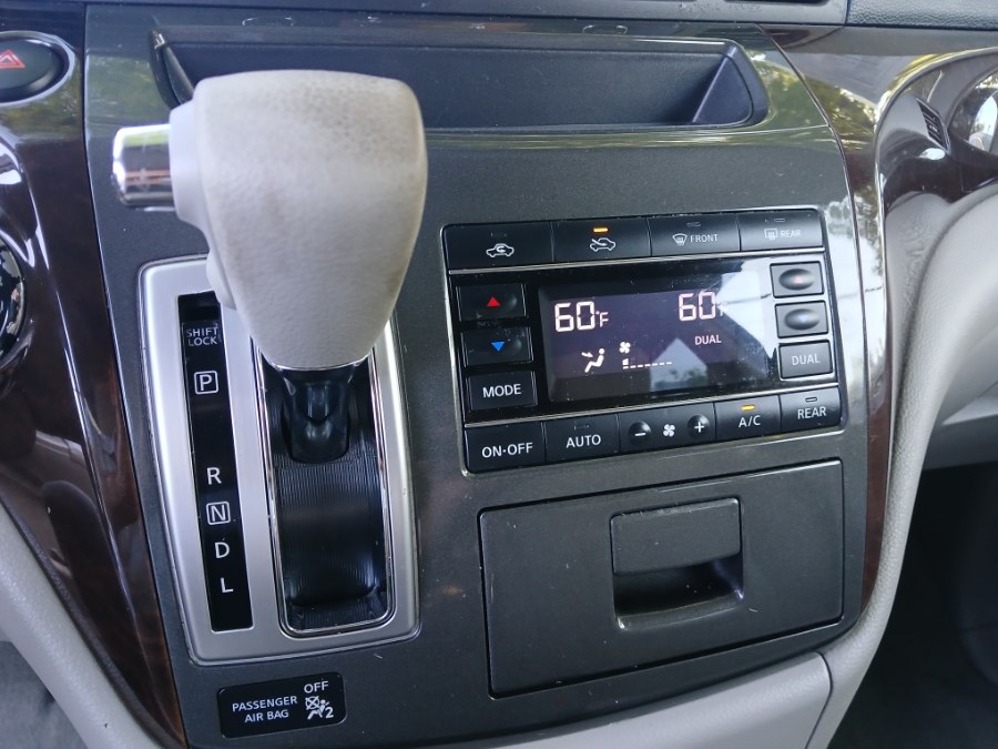 2014 Nissan Quest SV - Photo 22