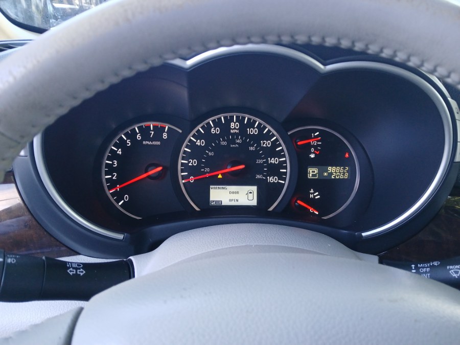 2014 Nissan Quest SV - Photo 24