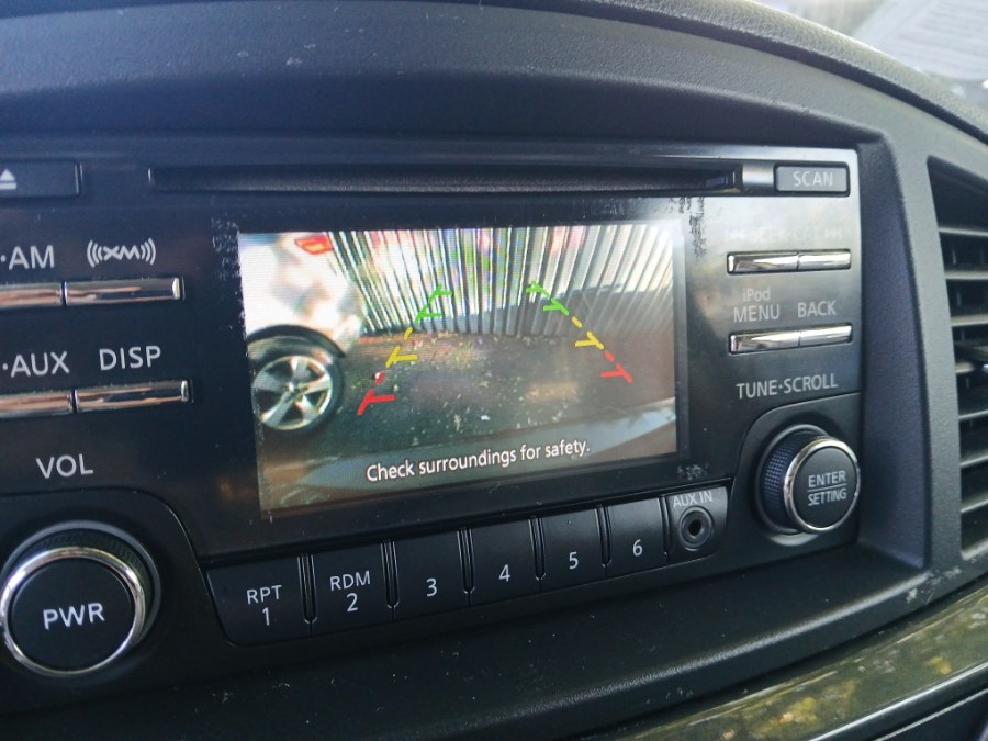 2014 Nissan Quest SV - Photo 21