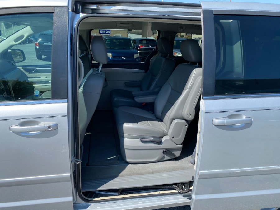2009 Volkswagen Routan SEL - Photo 10