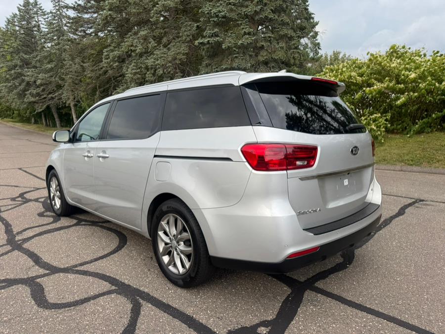 2021 Kia Sedona EX - Photo 13