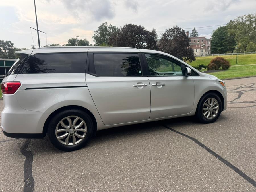 2021 Kia Sedona EX - Photo 20