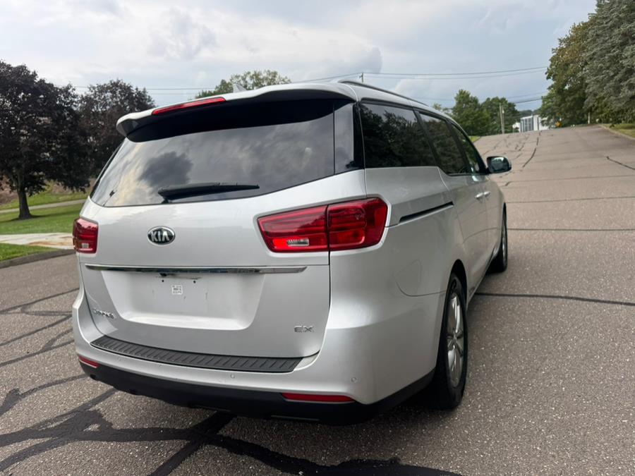2021 Kia Sedona EX - Photo 17