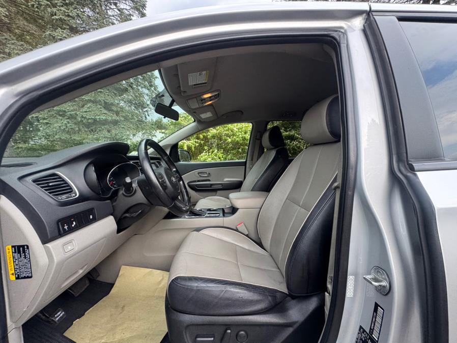 2021 Kia Sedona EX - Photo 28
