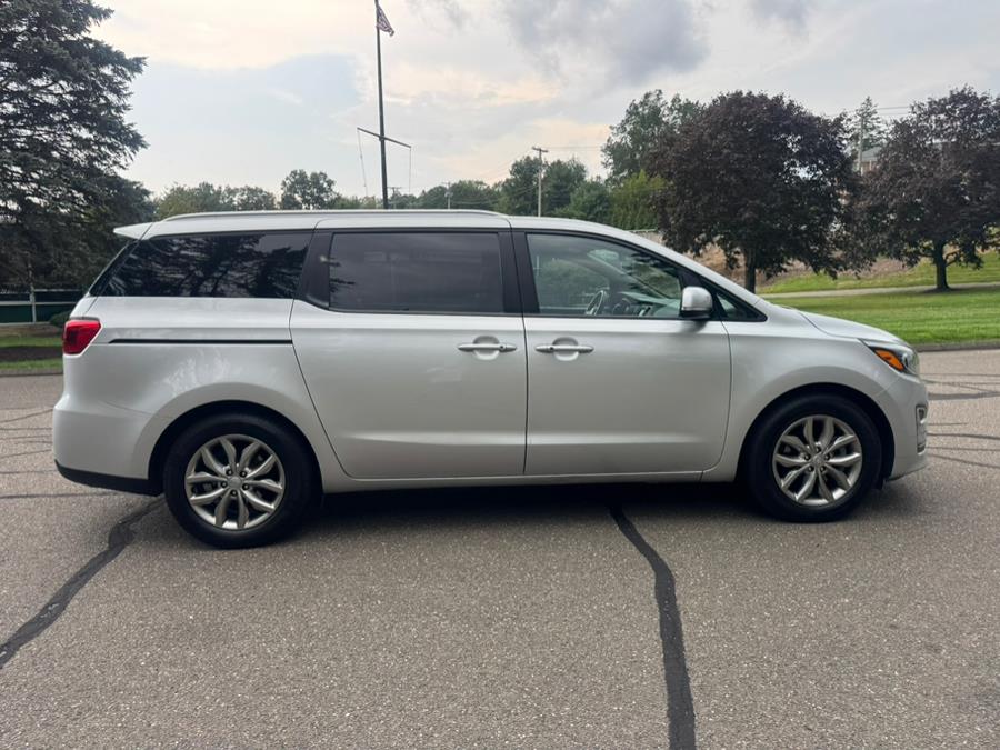 2021 Kia Sedona EX - Photo 21