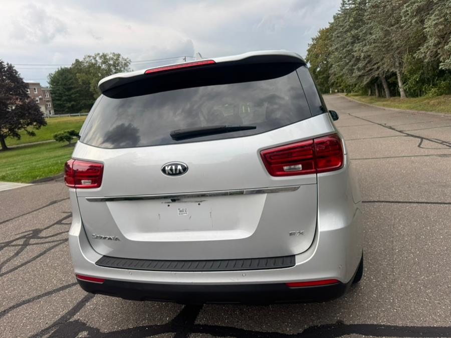 2021 Kia Sedona EX - Photo 16