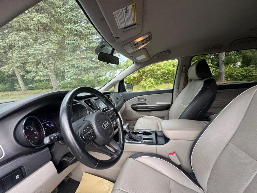 2021 Kia Sedona EX - Photo 30
