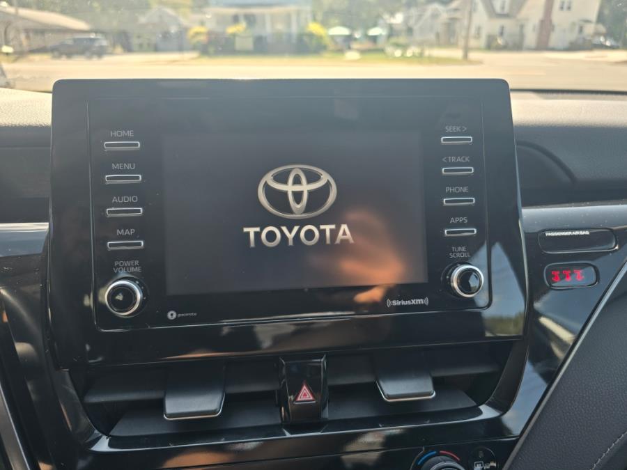 2022 Toyota Camry SE - Photo 28