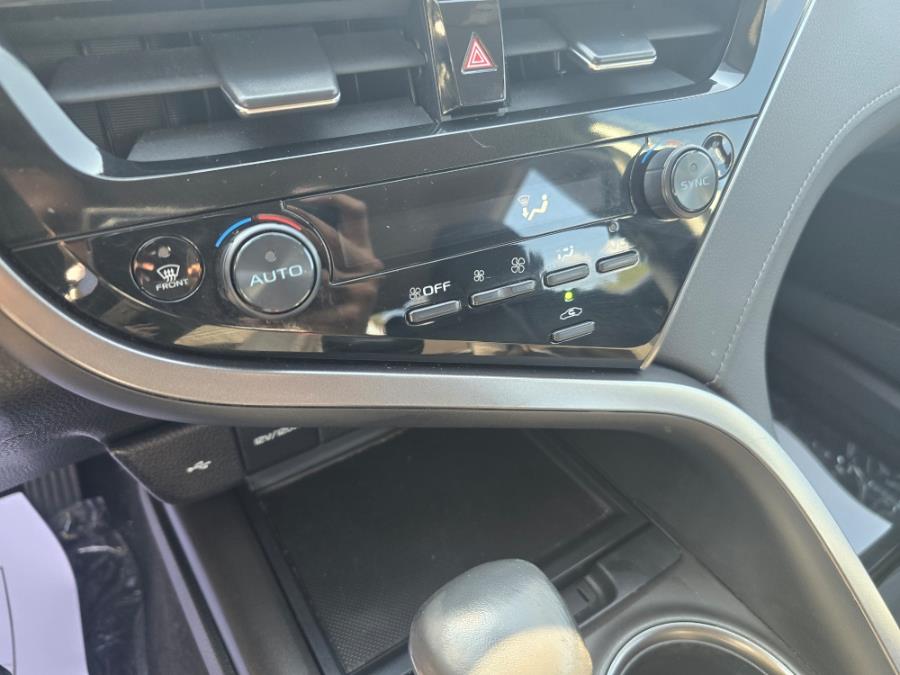 2022 Toyota Camry SE - Photo 25