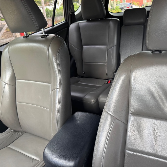 2017 Toyota RAV4 LE - Photo 15