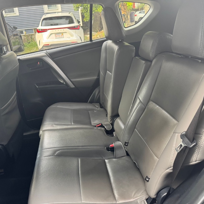2017 Toyota RAV4 LE - Photo 13