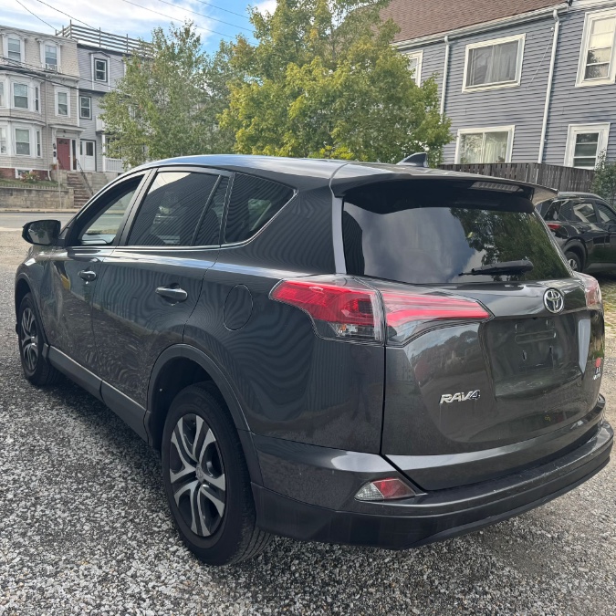 2017 Toyota RAV4 LE - Photo 6