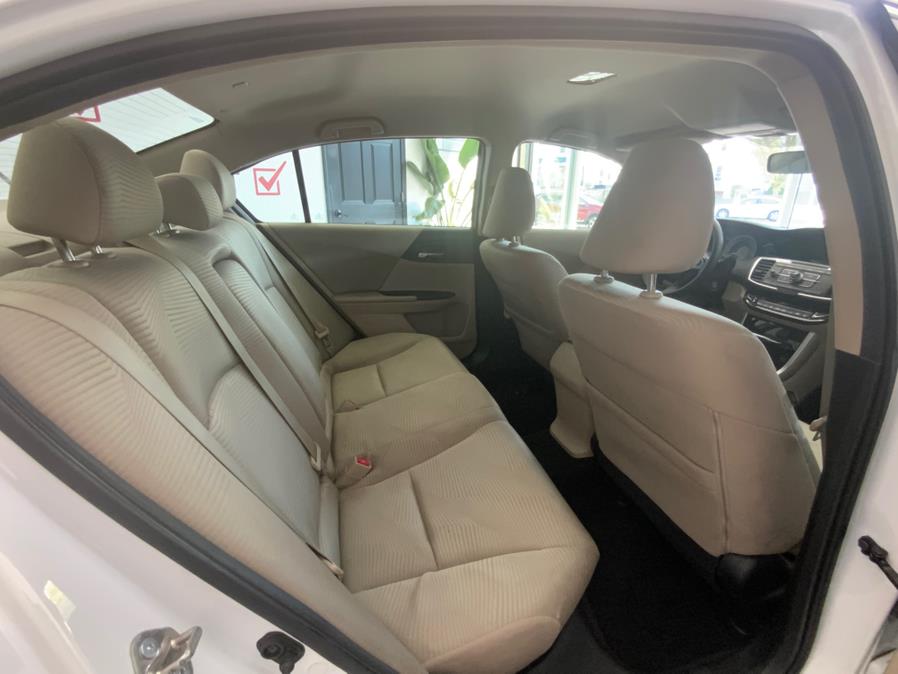 2016 Honda Accord LX - Photo 11