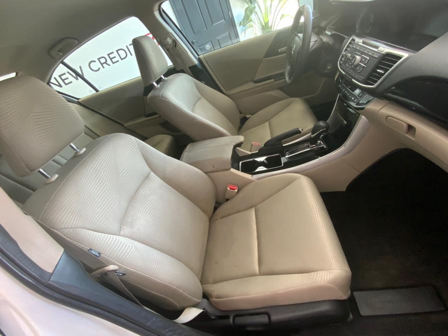2016 Honda Accord LX - Photo 10
