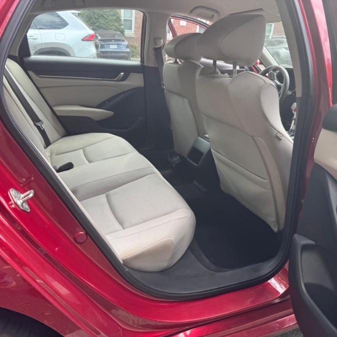 2019 Honda Accord LX - Photo 9